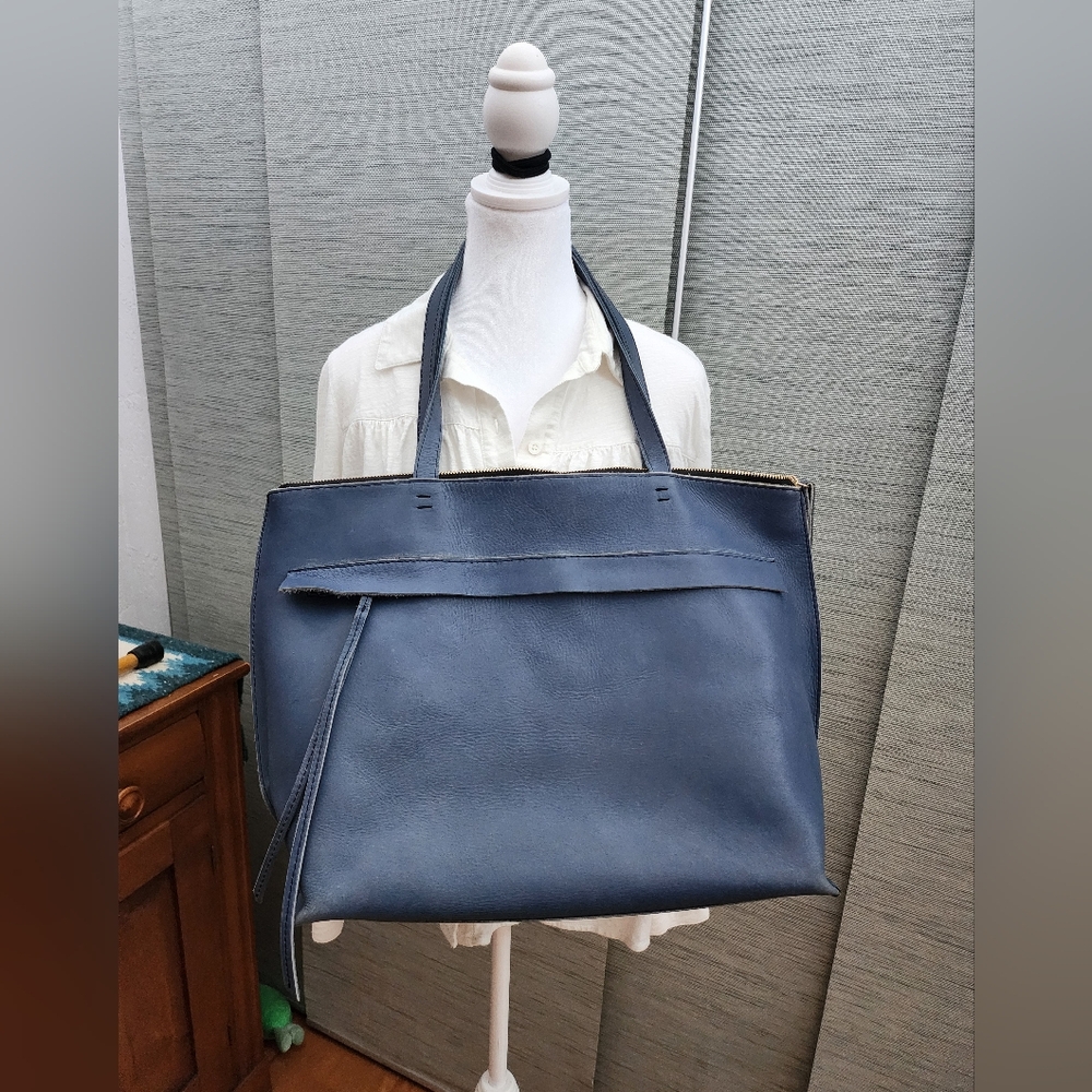 Raven + Lily Addis bag in blue